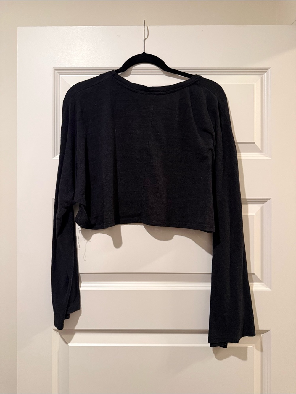 Black Cropped Long-Sleeve Women's Top